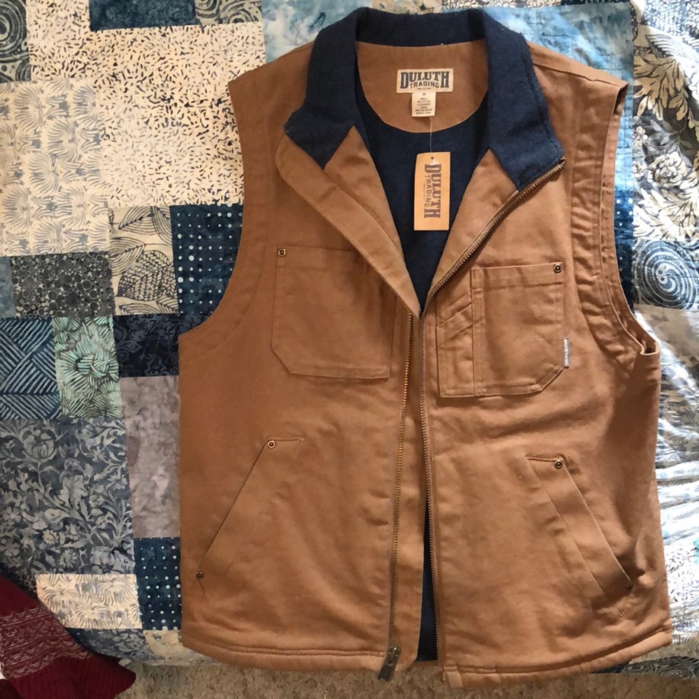 Brand NEW Men’s Duluth Trading Company Vest!